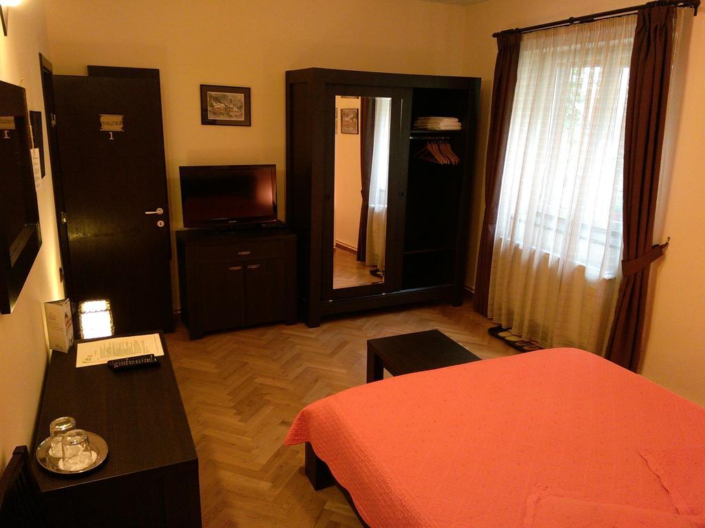 Rami House Central Double Rooms Braşov Chambre photo